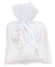Load image into Gallery viewer, Besos Musical Pillow with Tulle Bag